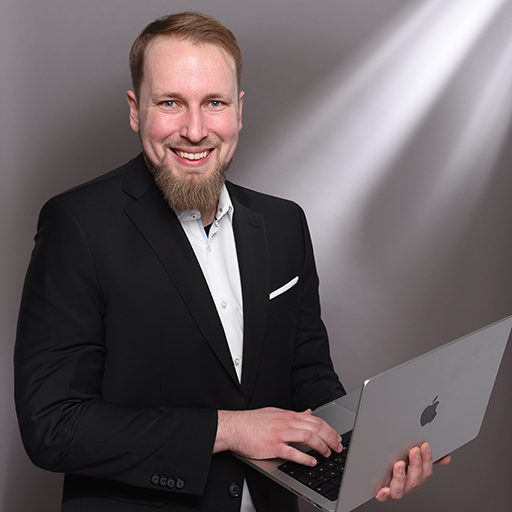 Oliver Hennig (geb. Eberlei), Gründer und Geschäftsführer von mixup.games